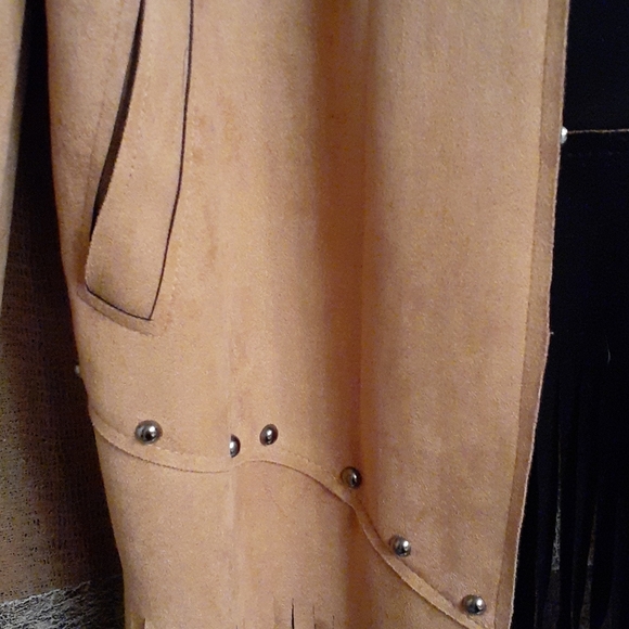 GORGEOUS caramel colored and black fringed jacket - Picture 4 of 11